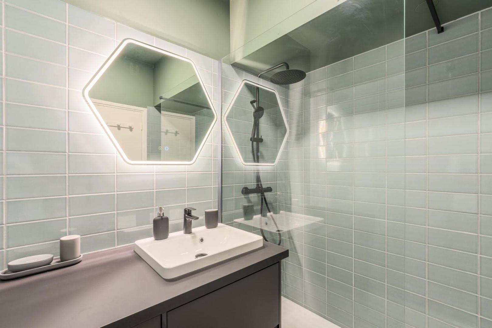 Charming 2 Bedroom - Old Apartment