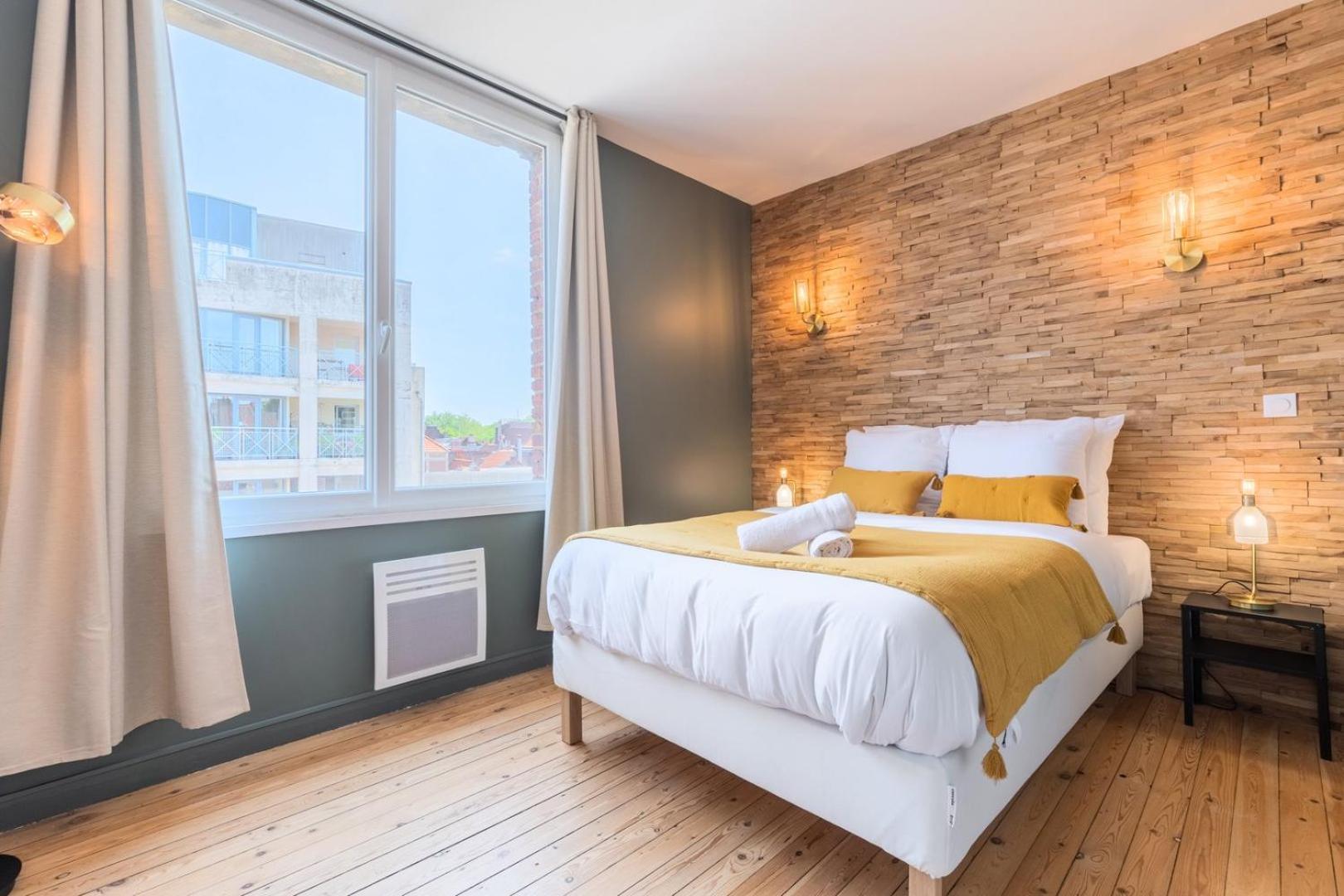Charming 2 Bedroom - Old Apartment